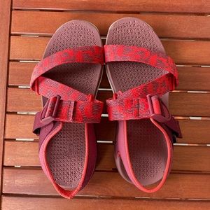 Women’s Chacos Sandals